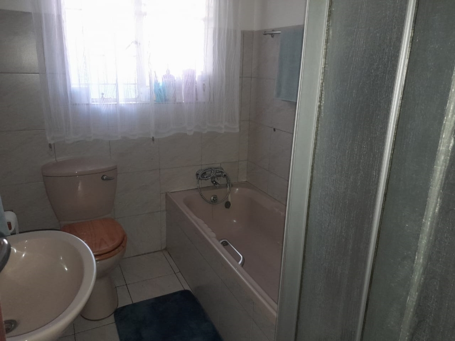 3 Bedroom Property for Sale in Geelhoutpark North West